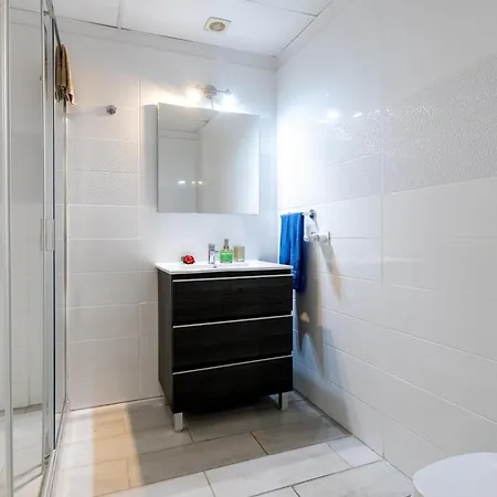 Port Royale 291, Spacious Studio, Heated Pool Apartment