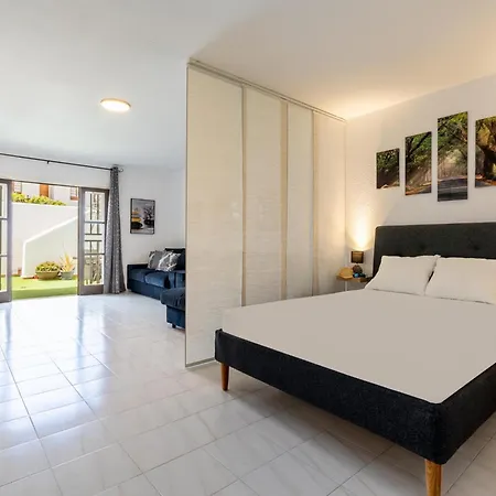 Apartment Port Royale 291, Spacious Studio, Heated Pool Los Cristianos (Tenerife)