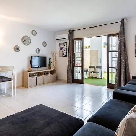 Port Royale 291, Spacious Studio, Heated Pool * Los Cristianos (Tenerife)