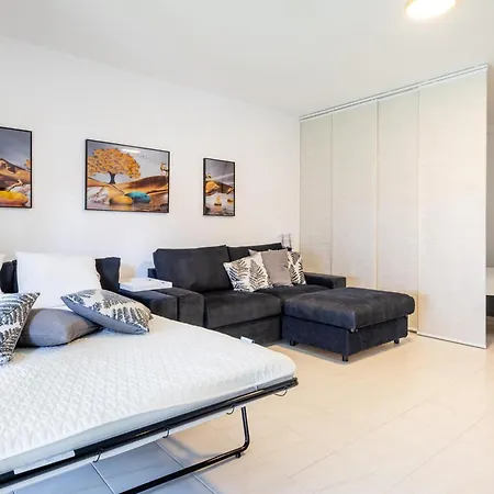 Apartment Port Royale 291, Spacious Studio, Heated Pool Los Cristianos (Tenerife)